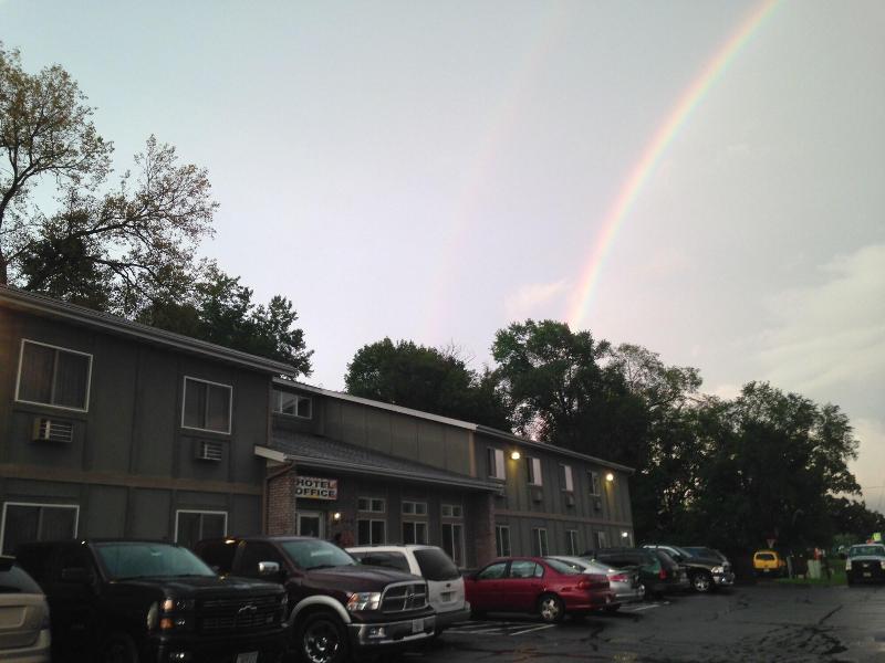 Sunrise Inn Hotel image