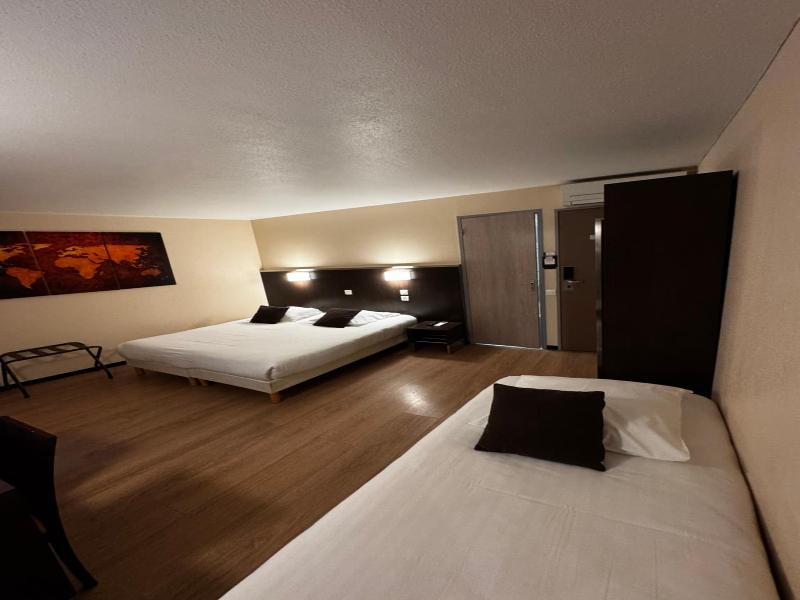 Hôtel Au Petit Caporal image