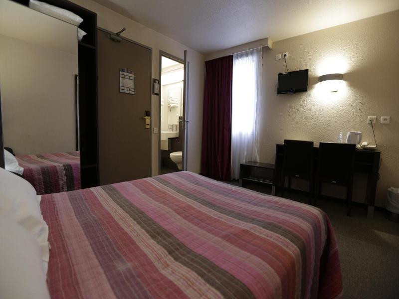Hôtel Au Petit Caporal image