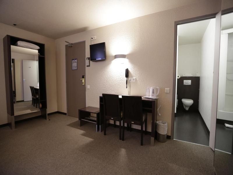 Hôtel Au Petit Caporal image
