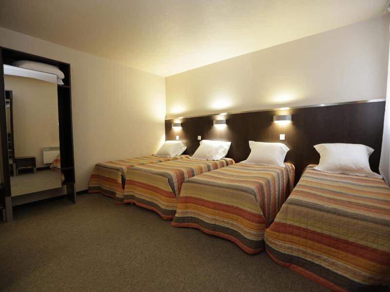 Hôtel Au Petit Caporal image