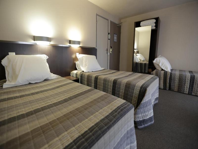 Hôtel Au Petit Caporal image
