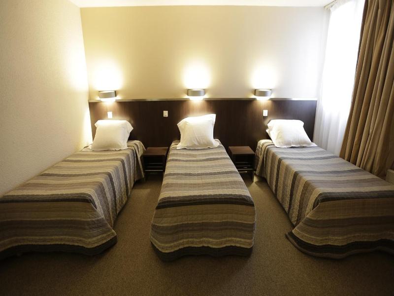 Hôtel Au Petit Caporal image
