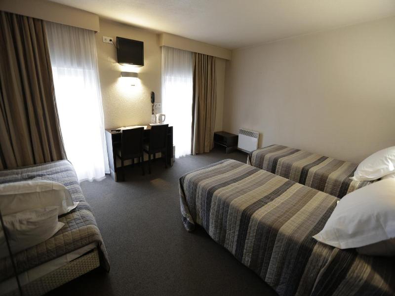 Hôtel Au Petit Caporal image