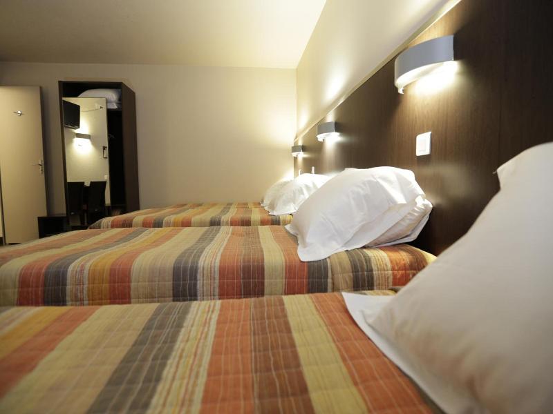 Hôtel Au Petit Caporal image