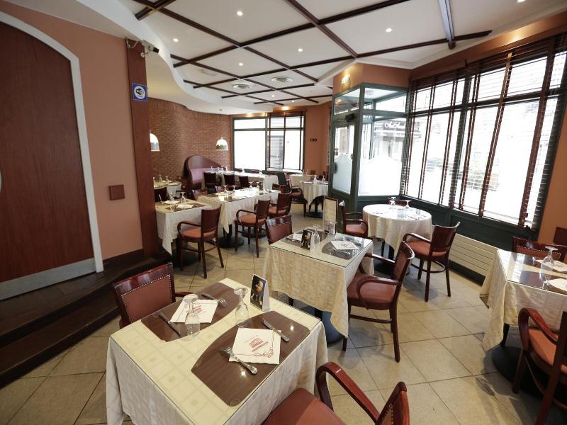 Hôtel Au Petit Caporal image