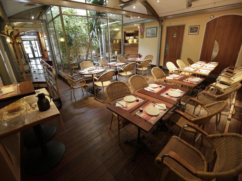 Hôtel Au Petit Caporal image