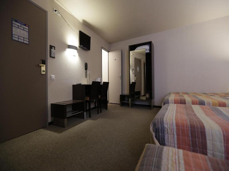 Hôtel Au Petit Caporal image