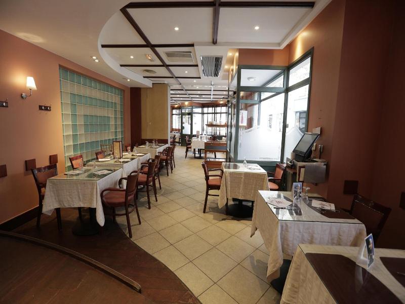 Hôtel Au Petit Caporal image