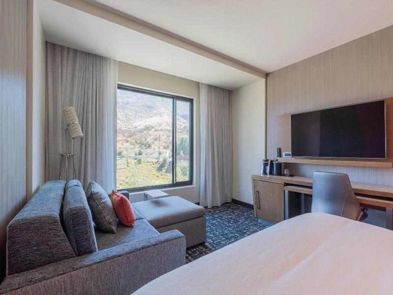 Courtyard By Marriott Thousand Oaks Agoura Hills image