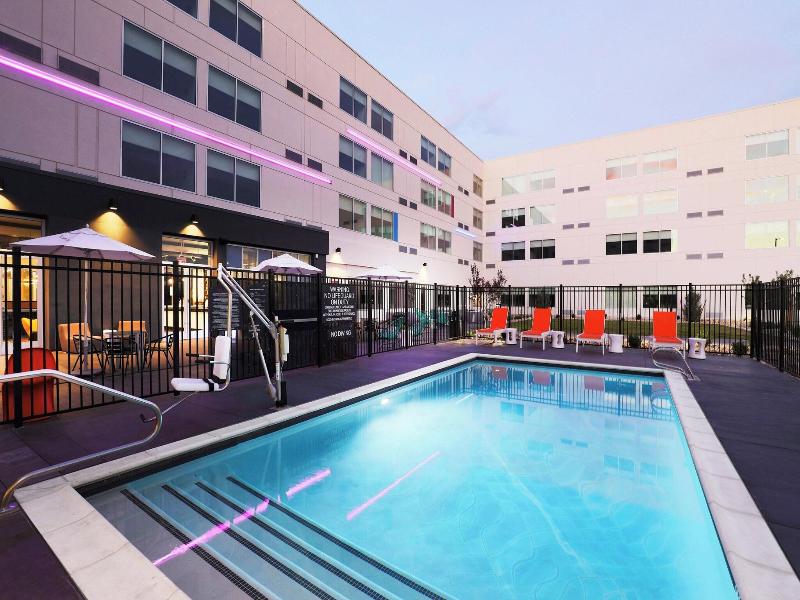 Aloft Reno-Tahoe International Airport image
