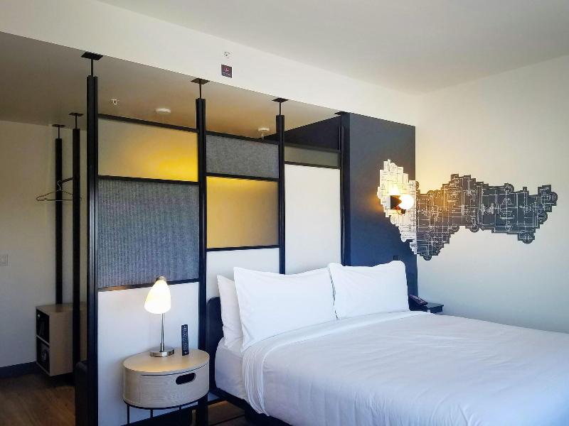 Aloft Reno-Tahoe International Airport image