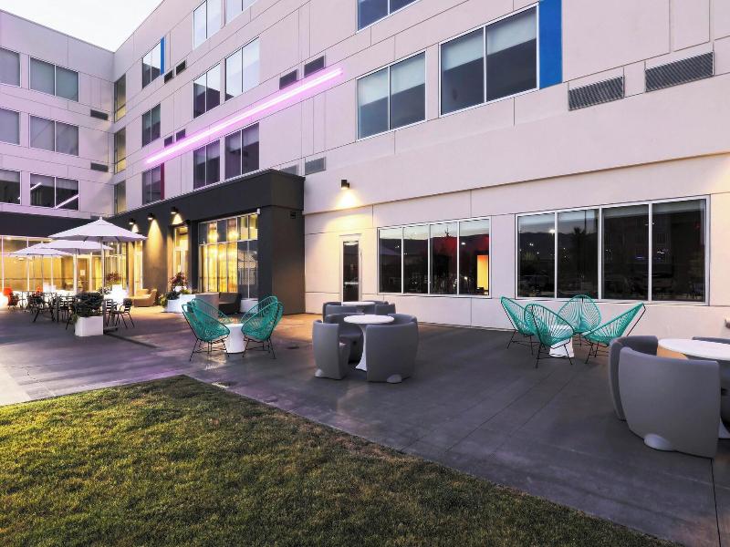 Aloft Reno-Tahoe International Airport image
