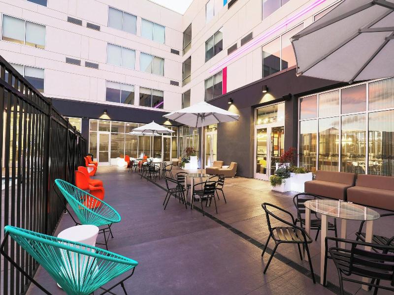 Aloft Reno-Tahoe International Airport image