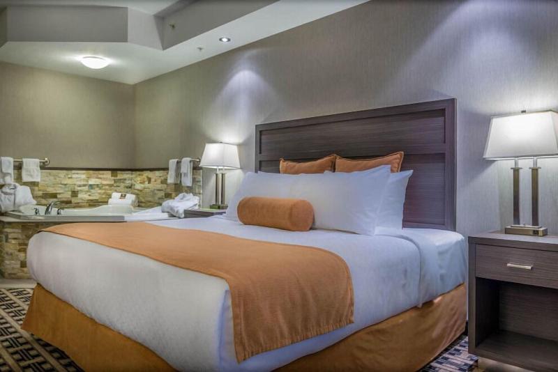 Timber Ridge Inn And Suites image