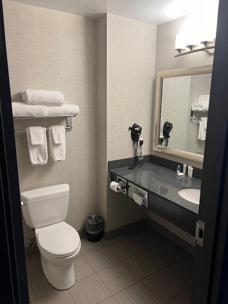 Timber Ridge Inn And Suites image
