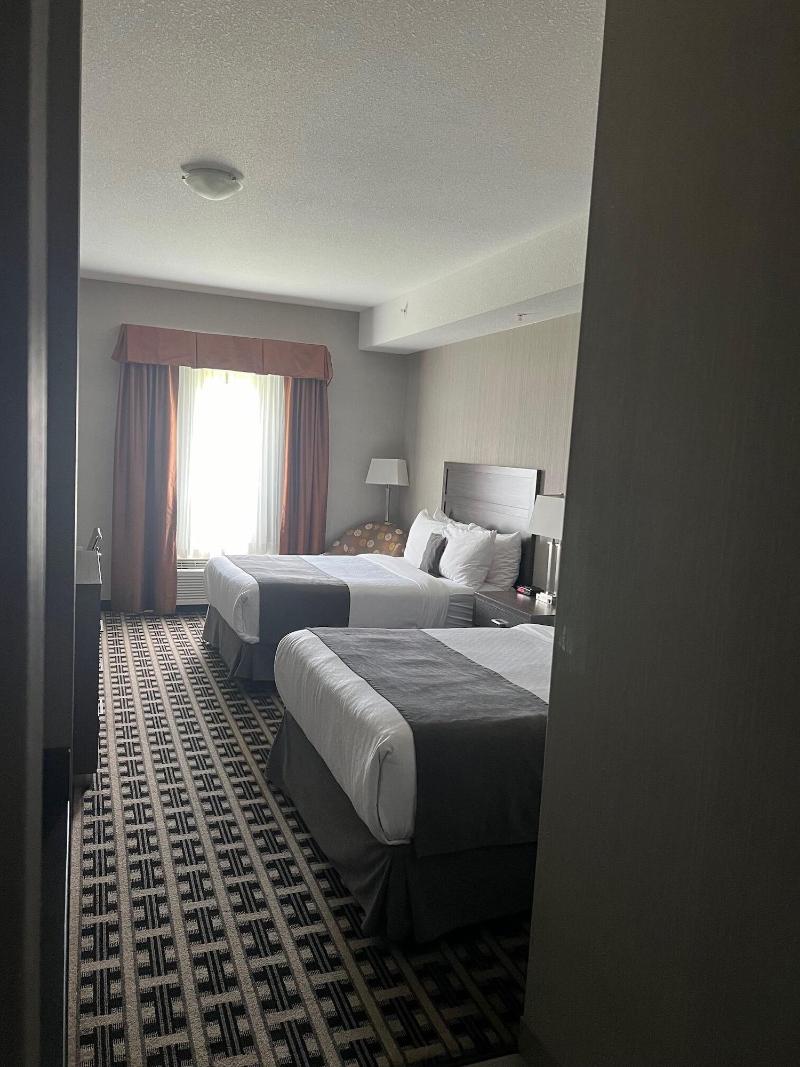 Timber Ridge Inn And Suites image