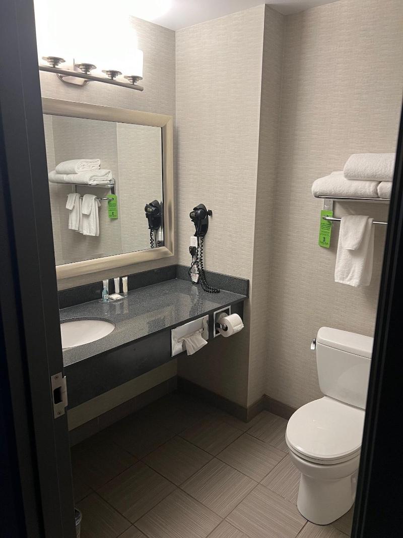 Timber Ridge Inn And Suites image