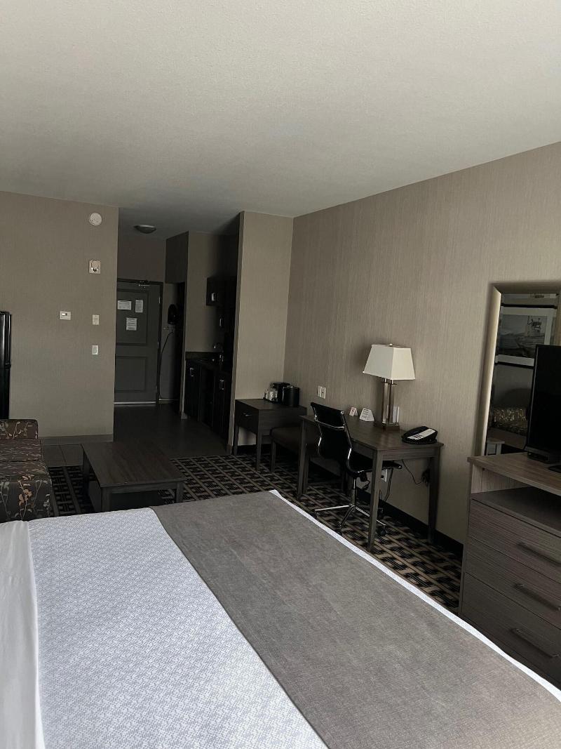 Timber Ridge Inn And Suites image