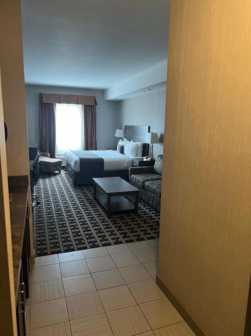 Timber Ridge Inn And Suites image