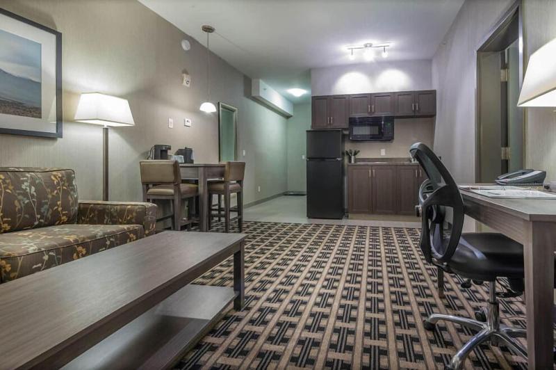 Timber Ridge Inn And Suites image
