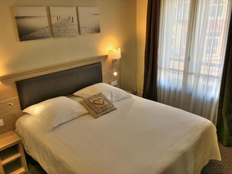 Hôtel & Spa Le Petit Castel Beuzeville-Honfleur image