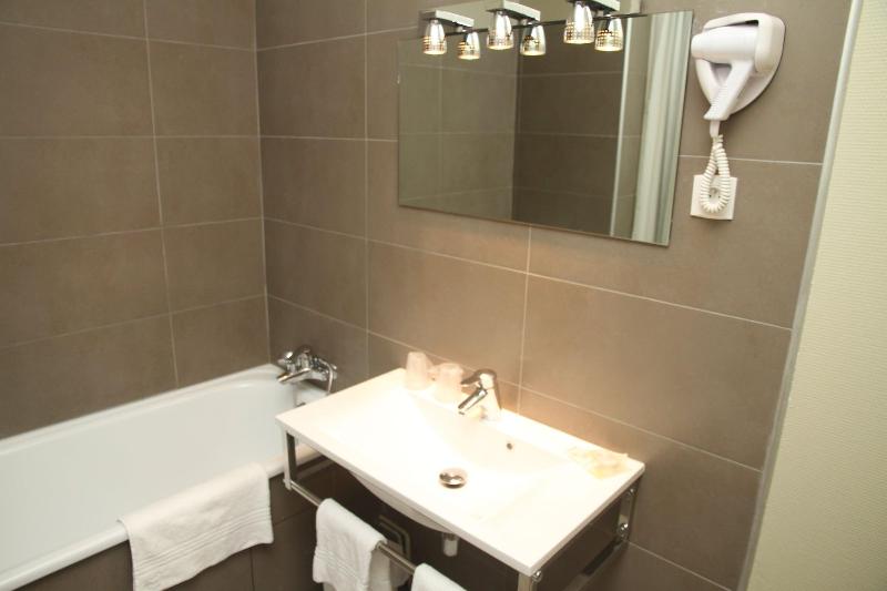 Hôtel & Spa Le Petit Castel Beuzeville-Honfleur image