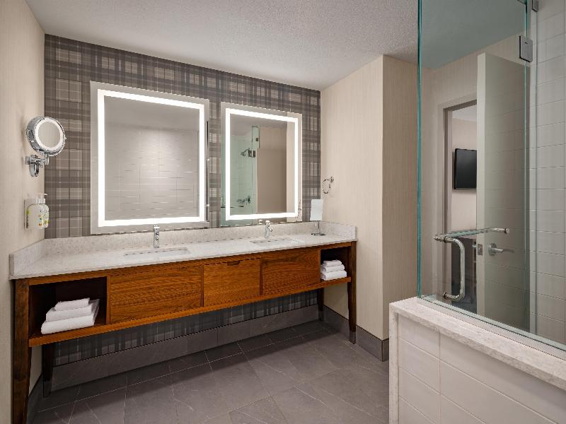 Pomeroy Hotel Fort Mcmurray image