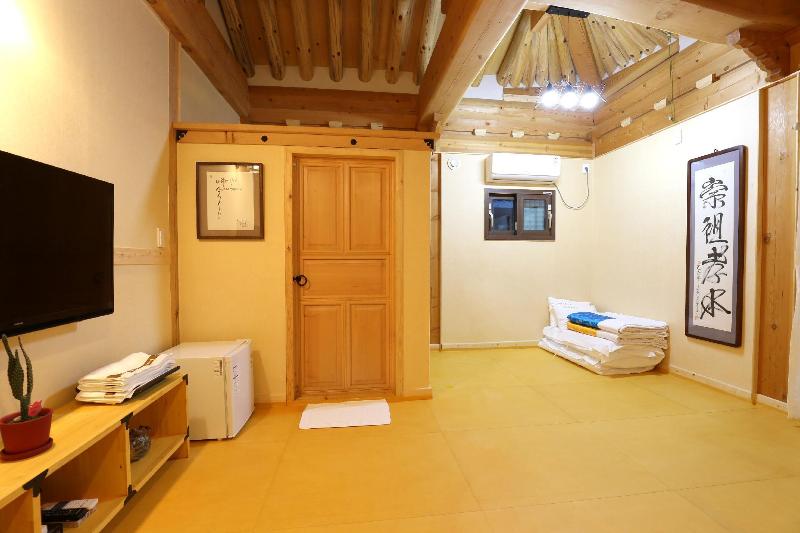 Hanok Hyeyum image