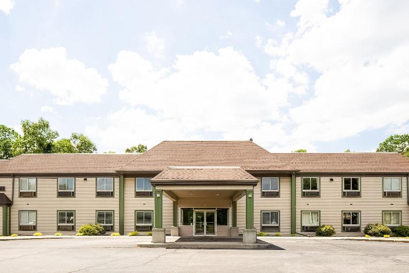 Oyo Hotel Whitehall Mi image