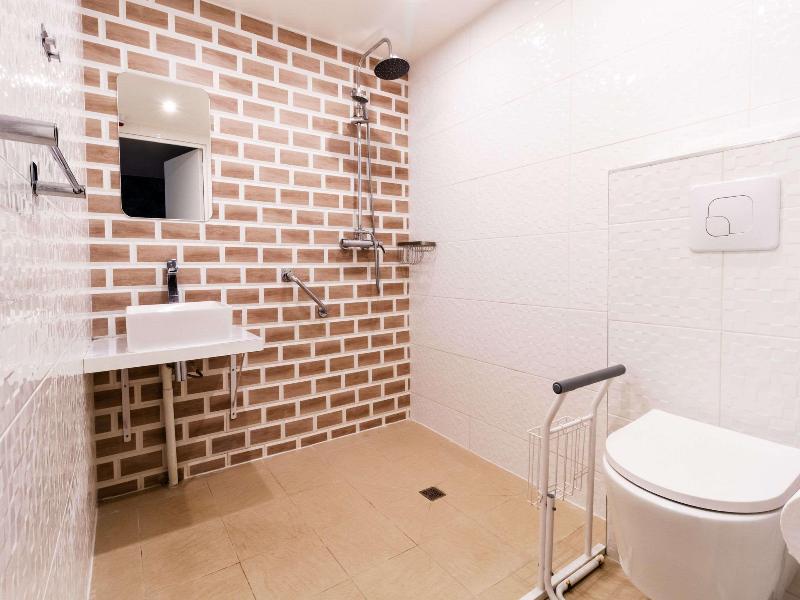 Kyriad Direct Rouen Nord Barentin image