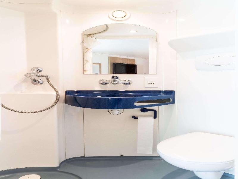 Kyriad Direct Rouen Nord Barentin image