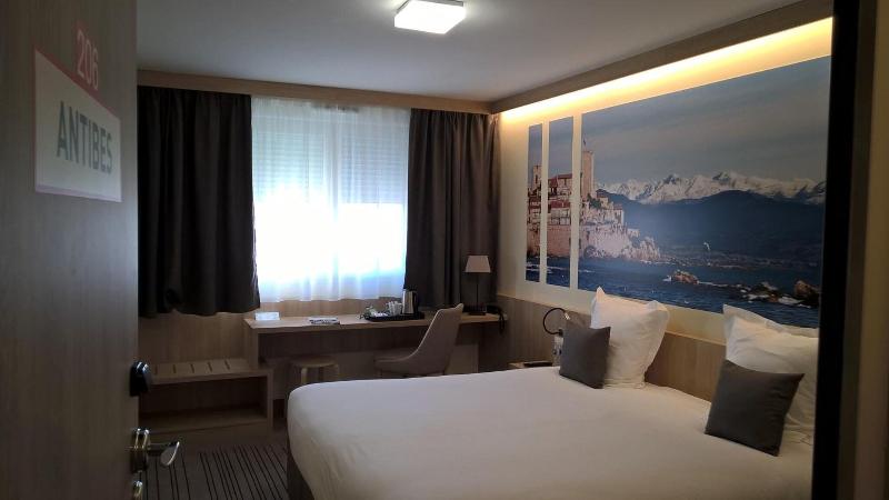 Brit Hotel Montargis image