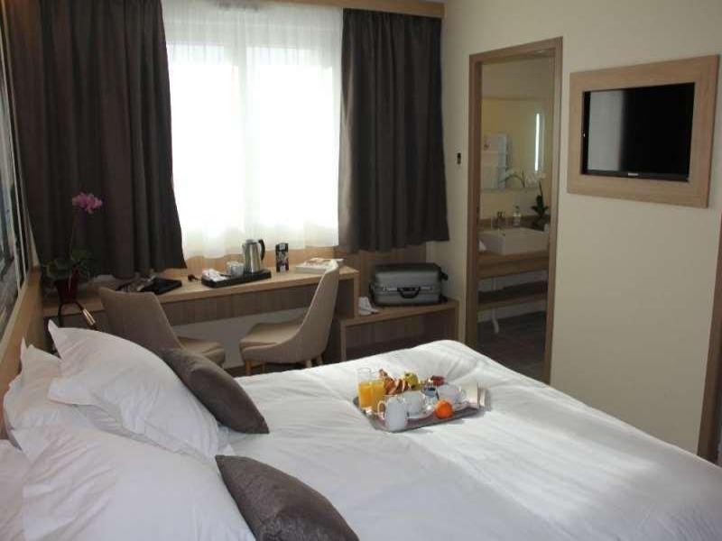 Brit Hotel Montargis image