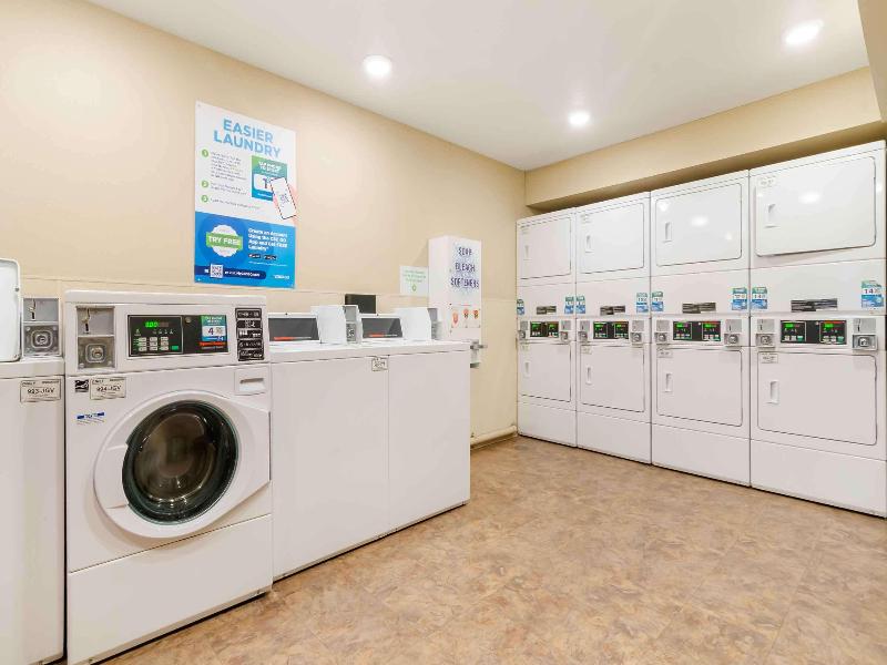 Woodspring Suites Kansas City Stadium image