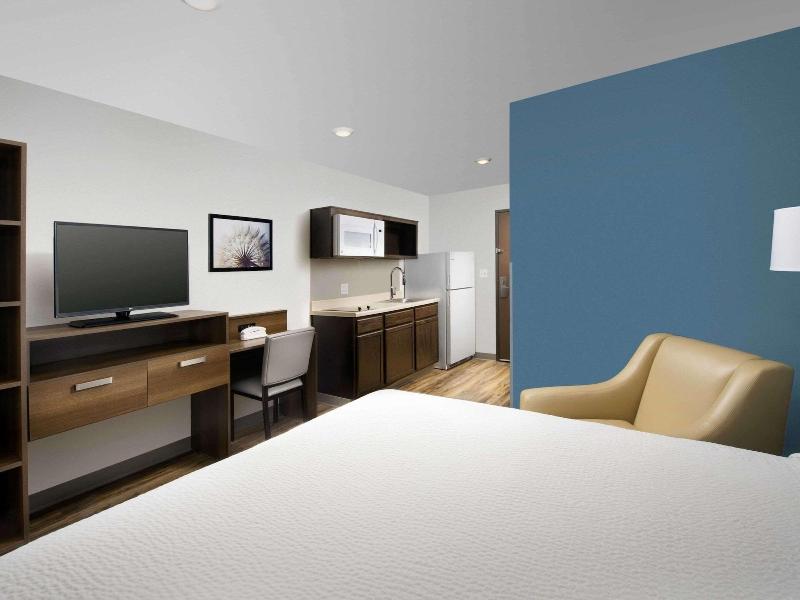 Woodspring Suites Kansas City Stadium image