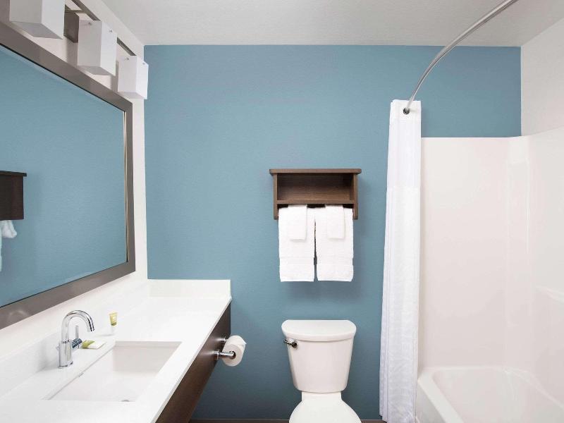 Woodspring Suites Kansas City Stadium image