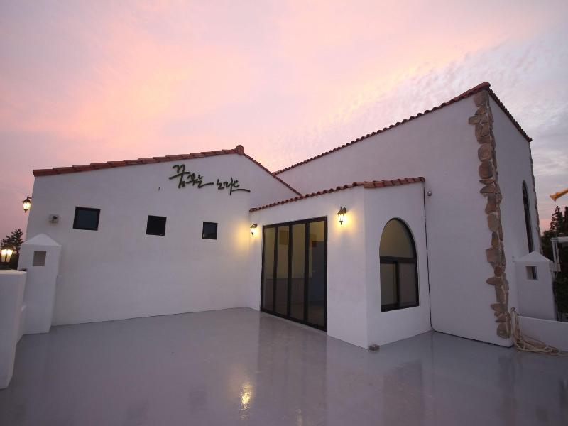 Nomad Pension In Jeju