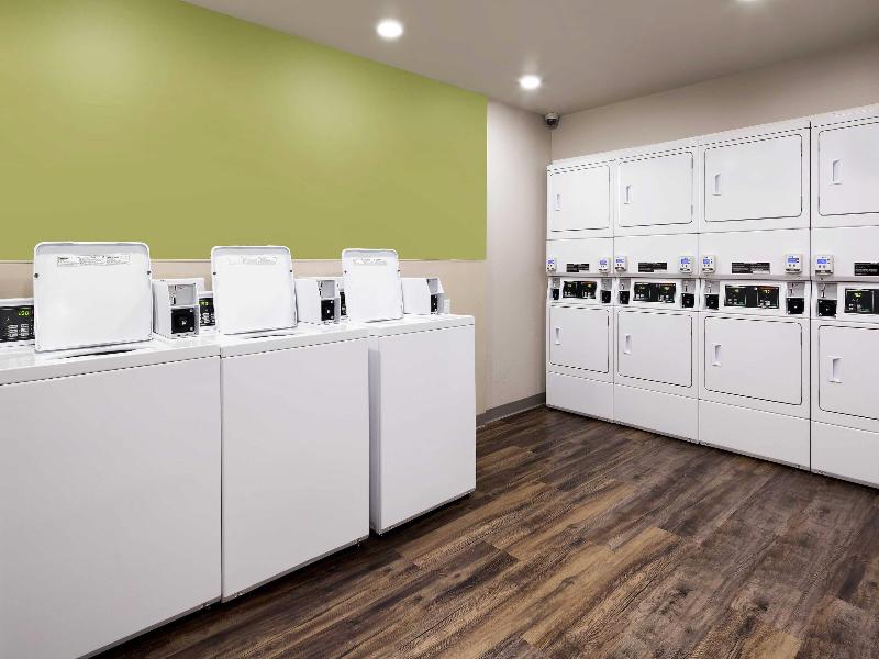 Woodspring Suites Houston Iah Airport image