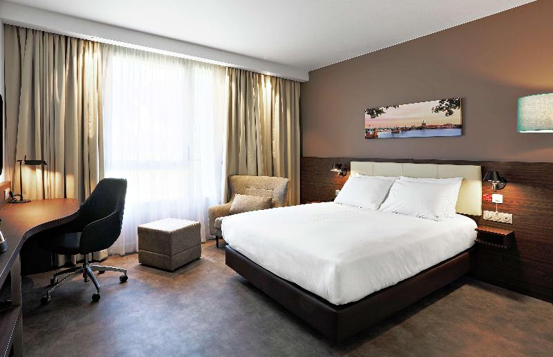Bed room