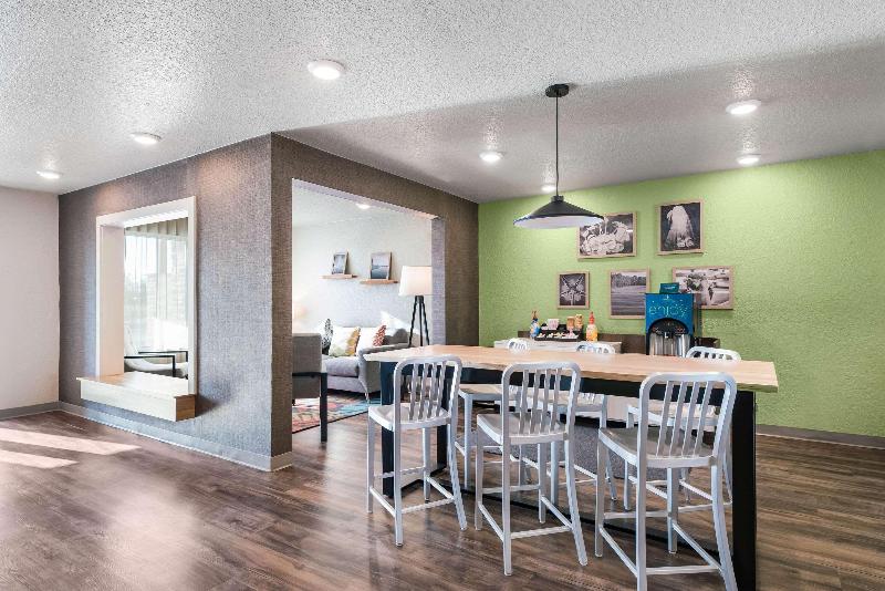 Woodspring Suites Davenport Fl image