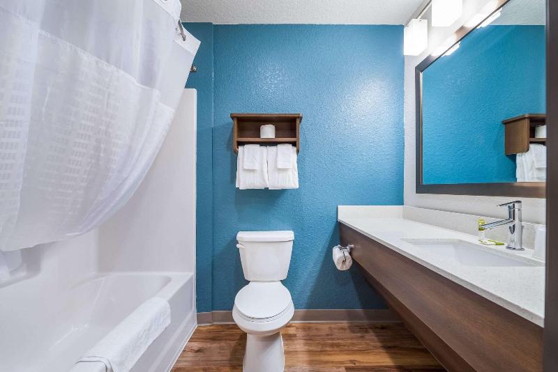 Woodspring Suites Davenport Fl image