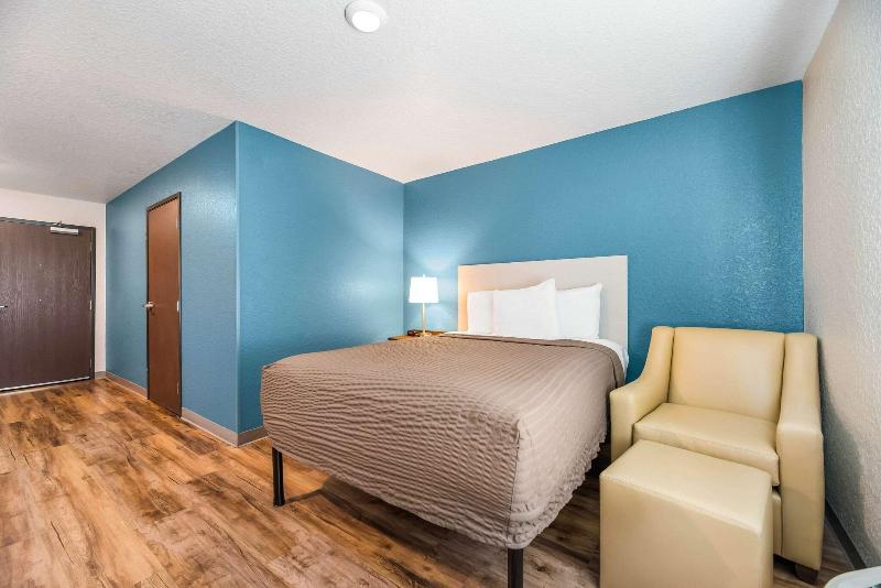 Woodspring Suites Davenport Fl image