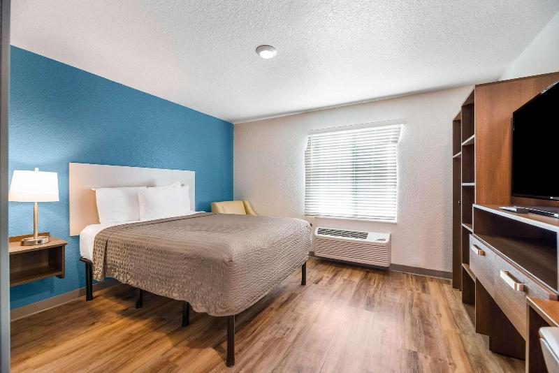 Woodspring Suites Davenport Fl image