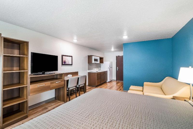 Woodspring Suites Davenport Fl image