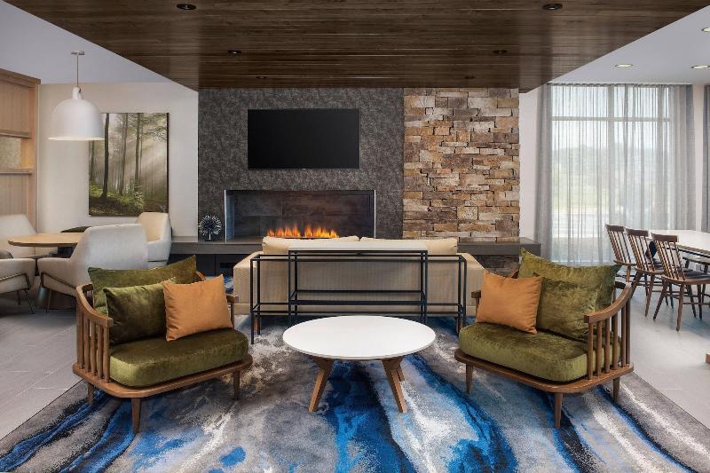 Fairfield Inn & Suites by Marriott Knoxville Lenoi image