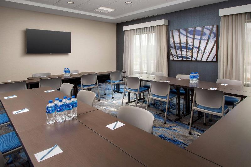 Fairfield Inn & Suites by Marriott Knoxville Lenoi image