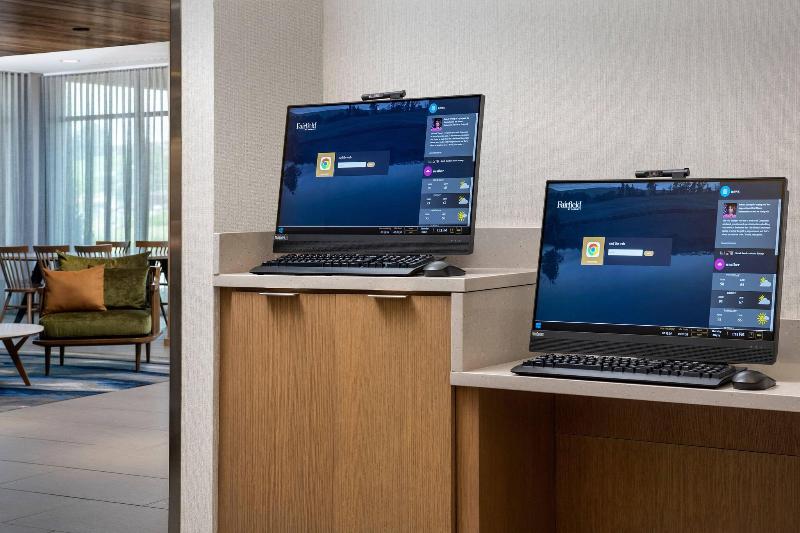 Fairfield Inn & Suites by Marriott Knoxville Lenoi image