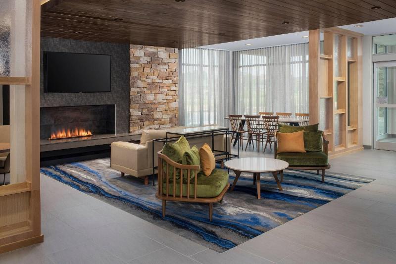 Fairfield Inn & Suites by Marriott Knoxville Lenoi image