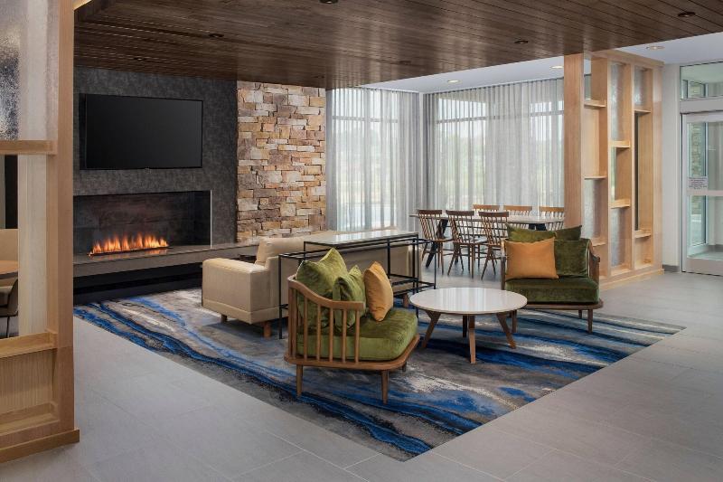 Fairfield Inn & Suites by Marriott Knoxville Lenoi image